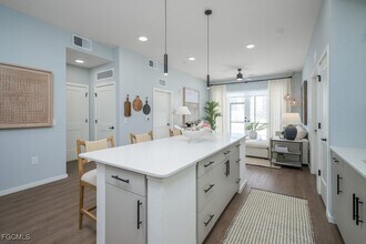 8552 Collier Blvd, Unit 1B in Naples, FL - Building Photo - Building Photo