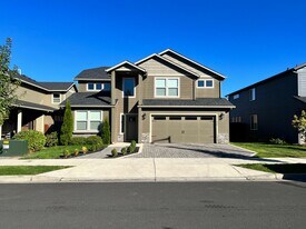 410 Cameo Dr in Hood River, OR - Building Photo