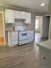 224 Millville Ave-Unit -2nd Flr in Naugatuck, CT - Building Photo - Building Photo