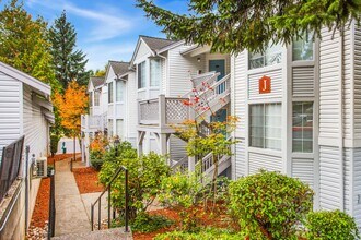 Westview Village in Renton, WA - Foto de edificio - Building Photo