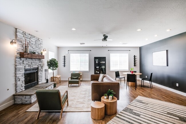 Haven Pointe Apartments in West Haven, UT - Foto de edificio - Building Photo