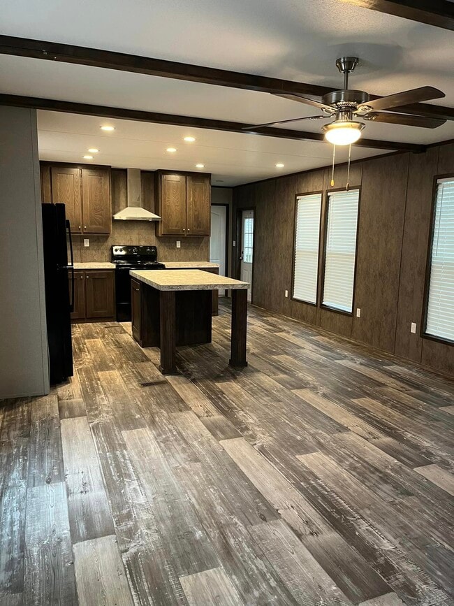 117 Betty St in Conroe, TX - Building Photo - Building Photo