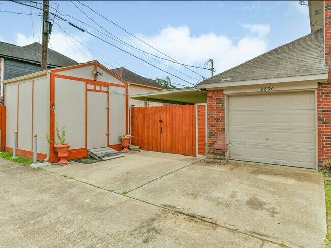 8830 Ledge St in Houston, TX - Building Photo - Building Photo