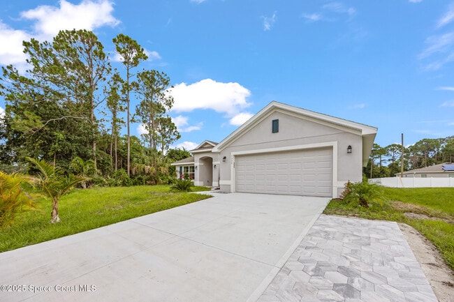 1337 Degroodt Rd SW