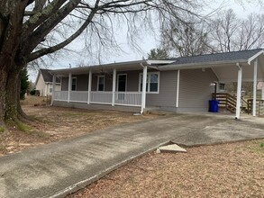 1729 Overlook Way SW in Conyers, GA - Building Photo - Building Photo