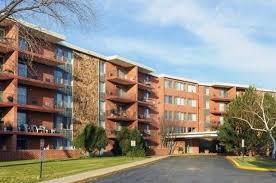 16 E Old Willow Rd in Prospect Heights, IL - Building Photo