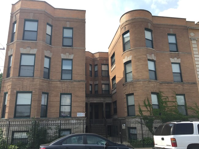 359 E 55th Pl in Chicago, IL - Building Photo - Primary Photo