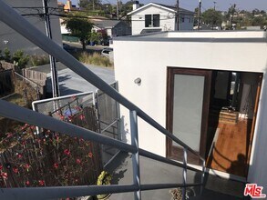 1015 Marine St in Santa Monica, CA - Building Photo - Building Photo