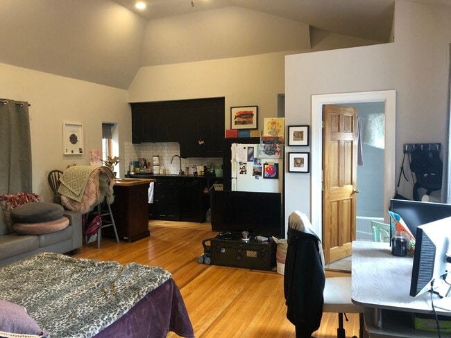 746 Yorkway Pl in Jenkintown, PA - Building Photo - Building Photo