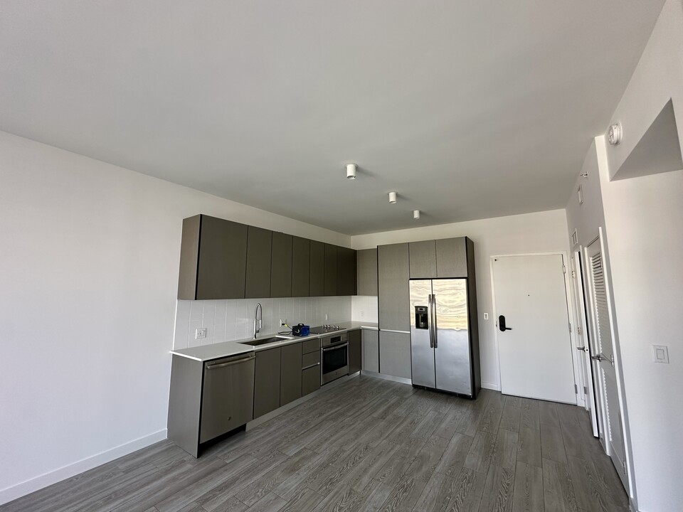 160 NW 27th St, Unit A3 in Miami, FL - Building Photo