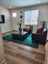 28353 Old Spgs Rd in Castaic, CA - Building Photo - Building Photo