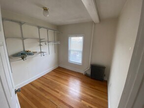 46 Derby St, Unit 2 in Somerville, MA - Building Photo - Building Photo