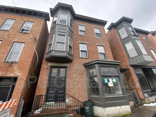 120 Lincoln Way W in Chambersburg, PA - Building Photo - Building Photo