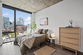 809 N Cleveland Ave in Chicago, IL - Foto de edificio - Building Photo