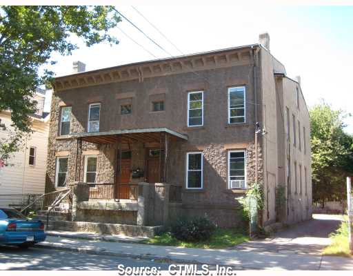 220 Ferry St in New Haven, CT - Building Photo