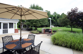 Randolph Village Senior Apartments, 62+ in Silver Spring, MD - Foto de edificio - Building Photo