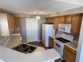 5704 N Gibralter Way, Unit 7-307 in Aurora, CO - Building Photo - Building Photo