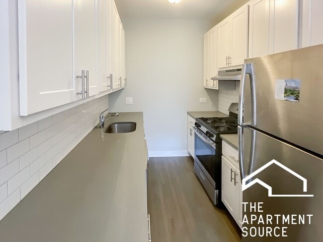 property at 432 W Surf St