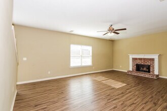 173 Camellia Way in Dallas, GA - Building Photo - Building Photo