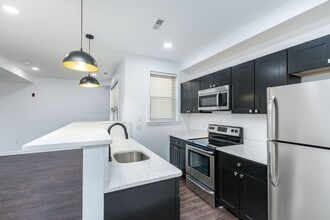 Temple Apartments in Philadelphia, PA - Foto de edificio - Interior Photo