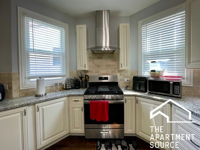 2824 N Ridgeway Ave, Unit 1 in Chicago, IL - Building Photo - Building Photo