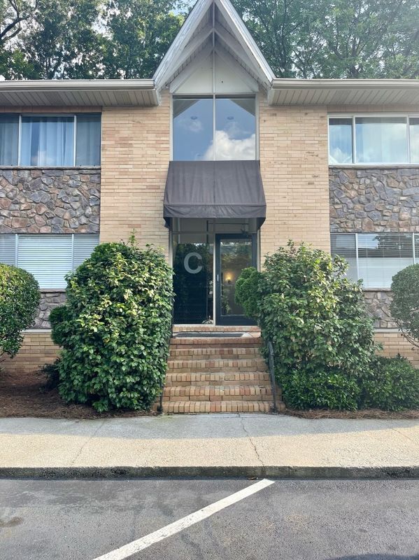 property at 115 Biscayne Dr NW