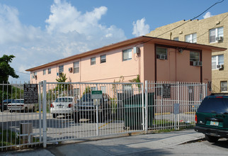 1124 SW 4th St in Miami, FL - Building Photo - Building Photo