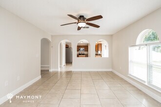 561 Brown Bear Way in St. Cloud, FL - Building Photo - Building Photo