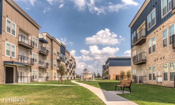 19400 W Bellfort St in Richmond, TX - Building Photo - Building Photo