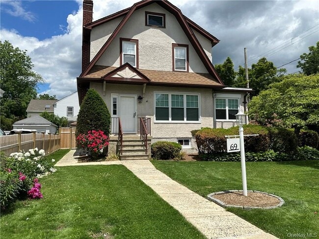 69 Homestead Ave in Scarsdale, NY - Building Photo - Building Photo