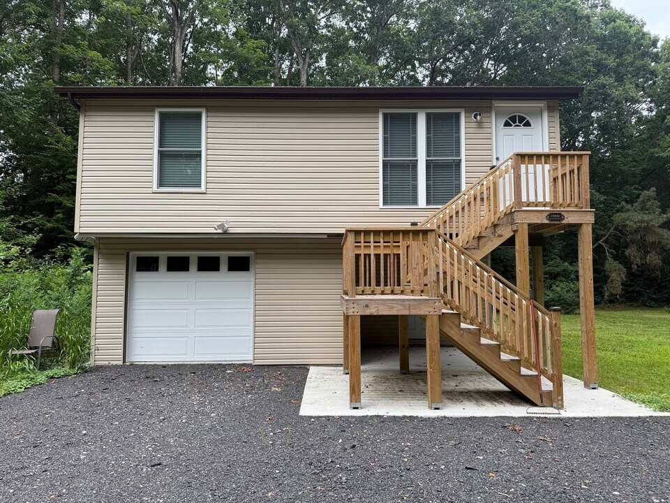 18942 Sand Hill Rd in Georgetown, DE - Building Photo