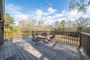 161 Calhoun Rd in Hamilton, GA - Building Photo