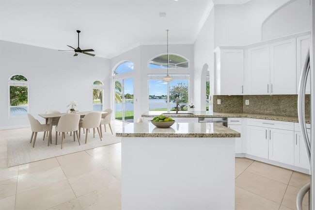 14032 NW 15th Dr in Pembroke Pines, FL - Building Photo - Building Photo