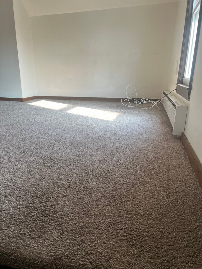 8 Fox Ter, Unit Apartment 3 in Poughkeepsie, NY - Building Photo - Building Photo