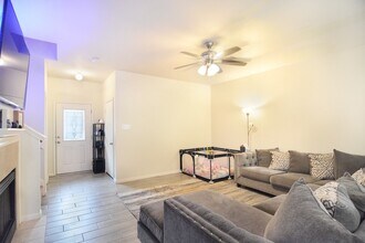 8123 Barnes Ridge Ln in Houston, TX - Building Photo - Building Photo