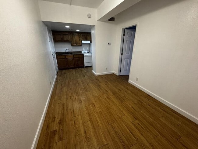 103 E Central Ave in Miami, OK - Building Photo - Building Photo