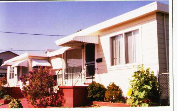 1070-1080 Clark Ave in San Bruno, CA - Building Photo