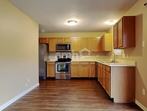 2320 Bradshire Rd in Miamisburg, OH - Building Photo - Building Photo