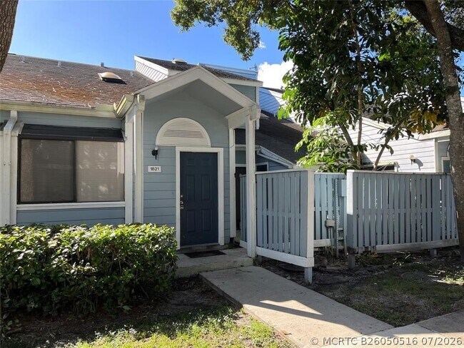property at 1821 Racquet Ct