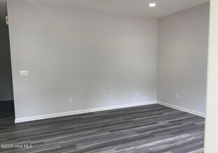 101 E Rhode Island Ave, Unit Apt F in Southern Pines, NC - Foto de edificio - Building Photo