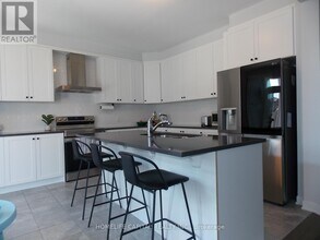 809 Derreen Ave in Ottawa, ON - Building Photo - Building Photo