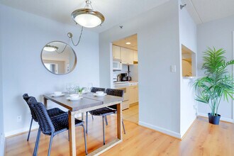 401 12th St S in Arlington, VA - Foto de edificio - Building Photo