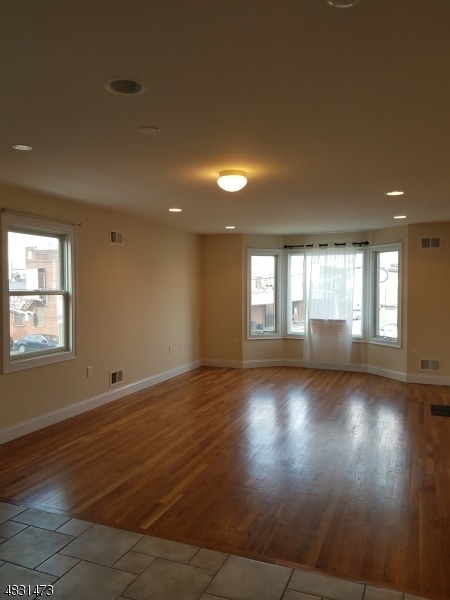 201 Manor Ave in Harrison, NJ - Building Photo - Building Photo