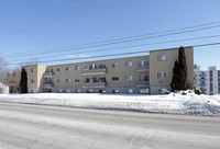 Pioneer Apartments in Guelph, ON - Building Photo - Building Photo