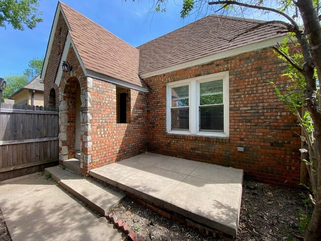 property at 1106 E 36th St