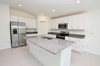 1940 Red Lp in Lakeland, FL - Building Photo - Building Photo