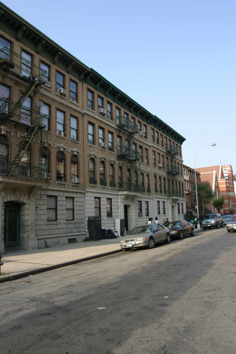 43 Macdonough St in Brooklyn, NY - Foto de edificio