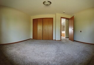 1548 Gunston Dr in New Richmond, WI - Building Photo - Building Photo