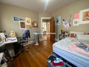 248 Powder House Blvd, Unit B in Somerville, MA - Building Photo - Building Photo