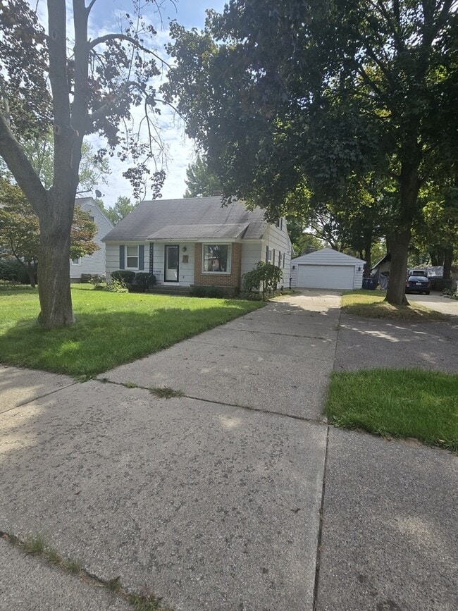 38 E 32nd St in Holland, MI - Building Photo - Building Photo